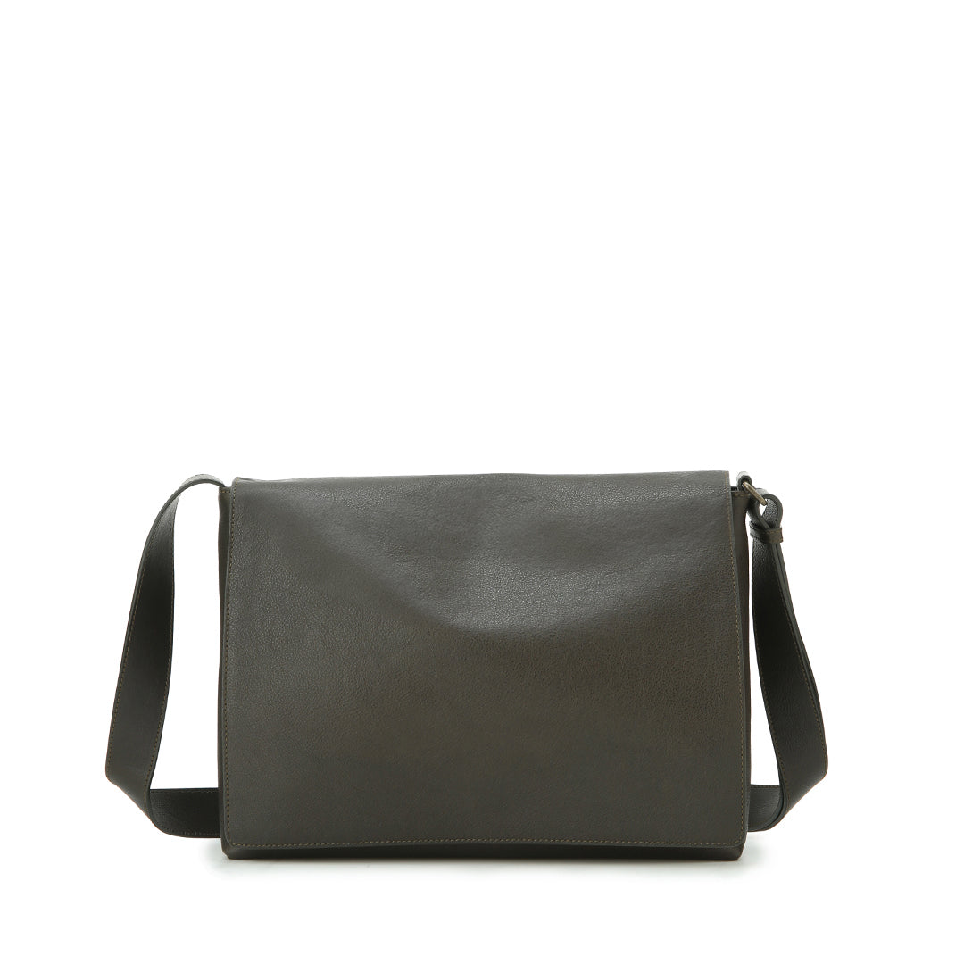 Grained Flap Shoulder