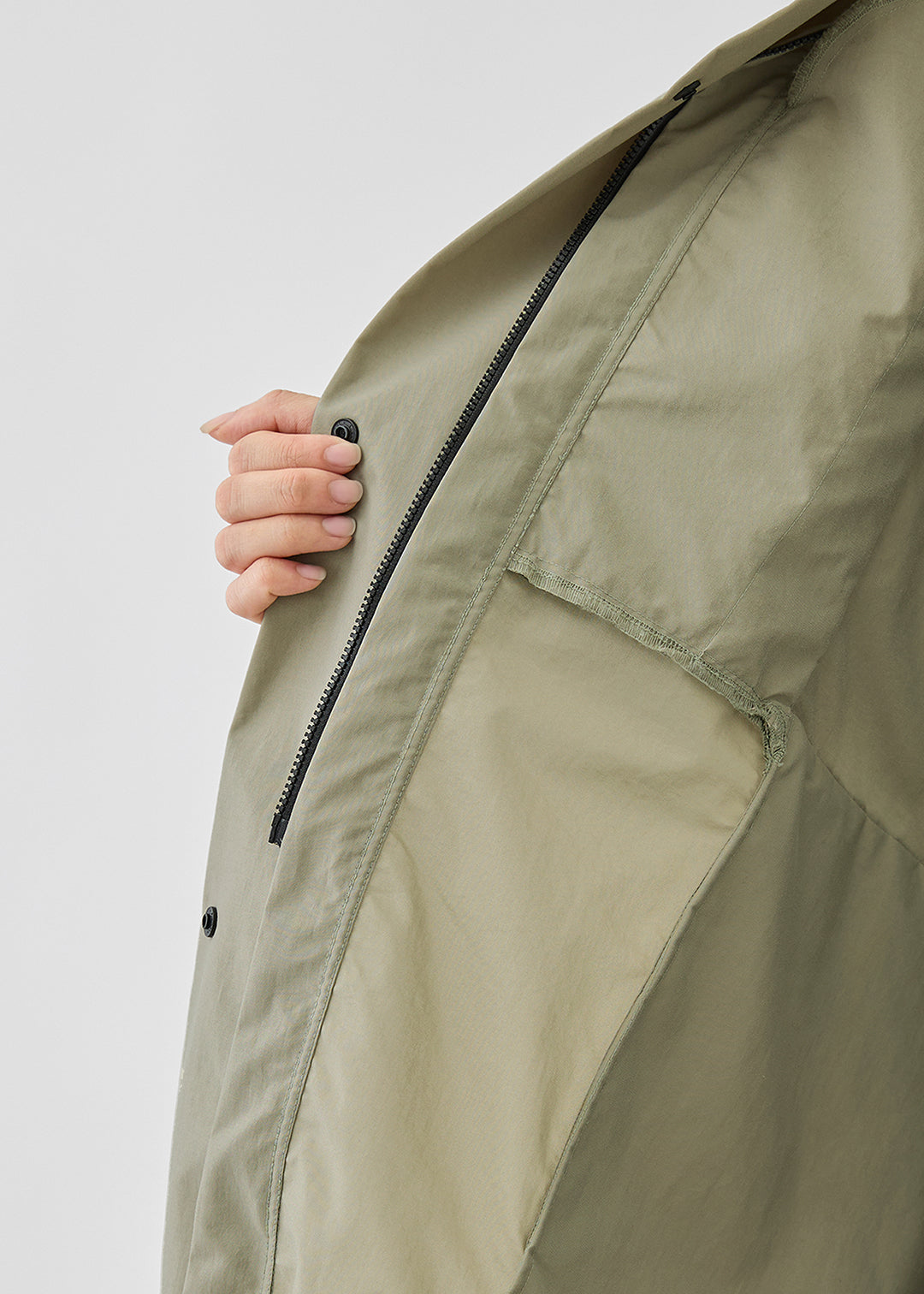 Matou Windbreaker