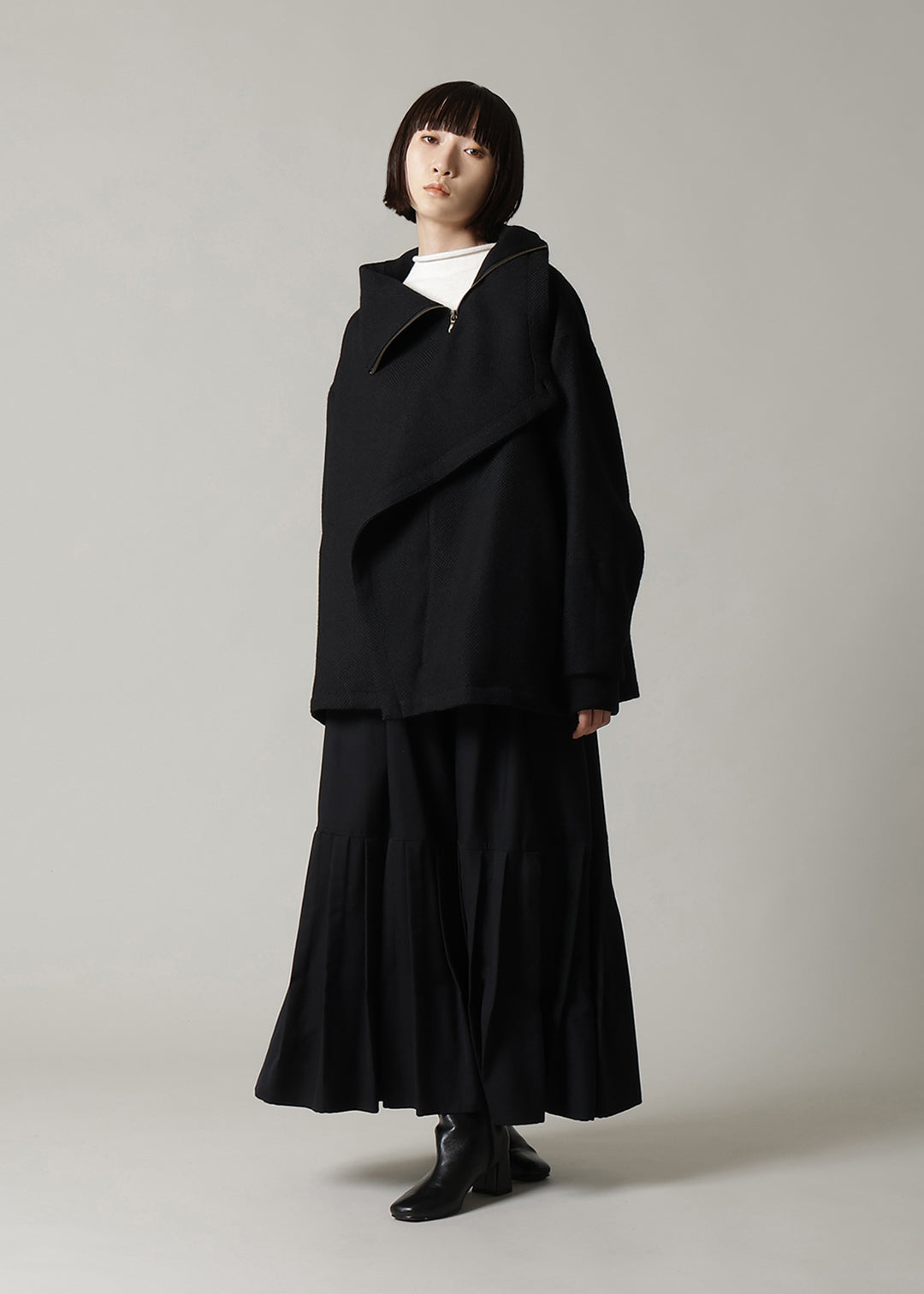 Nomad High Neck Drape BZ Modura