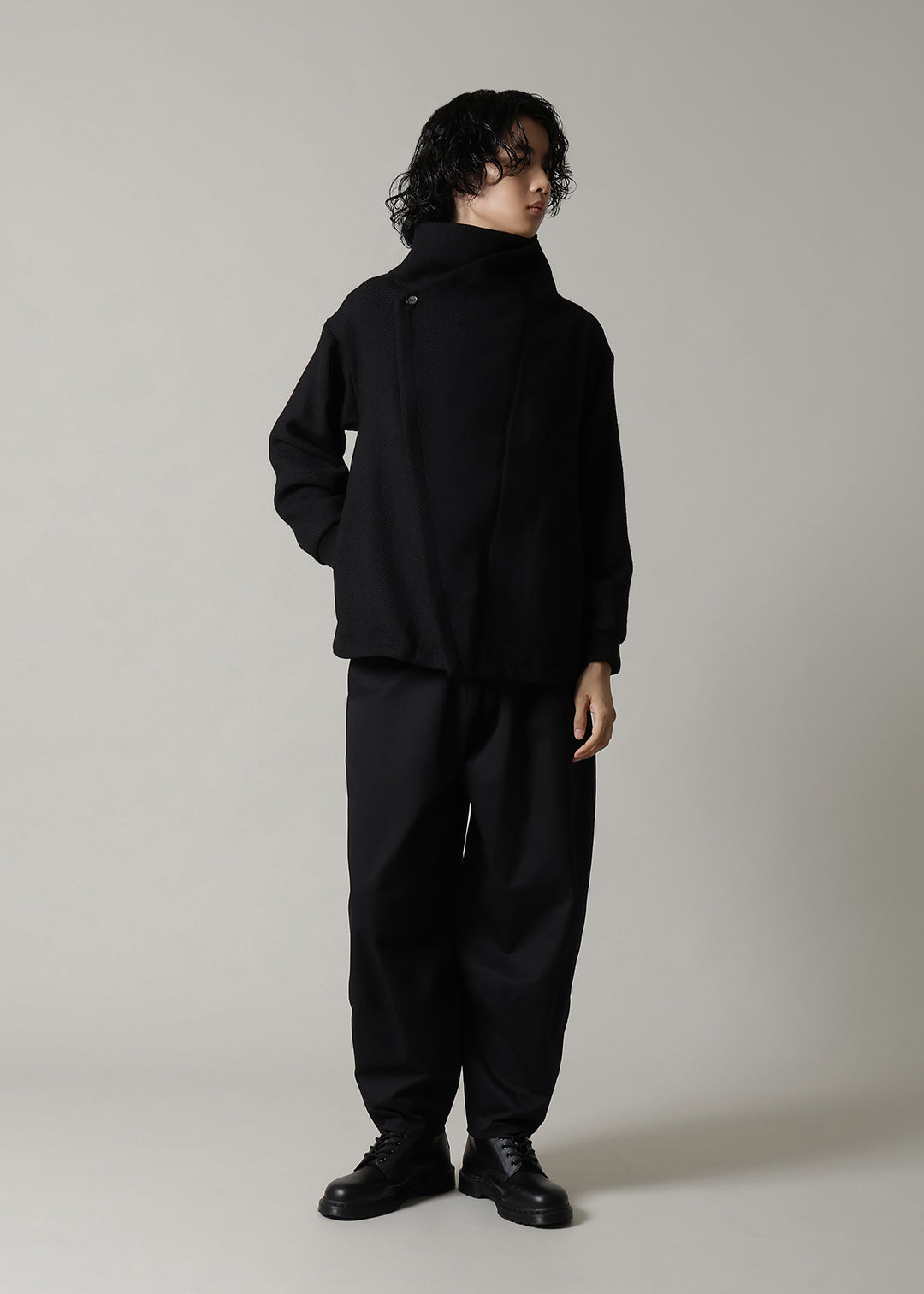 Nomad High Neck Drape BZ Modura