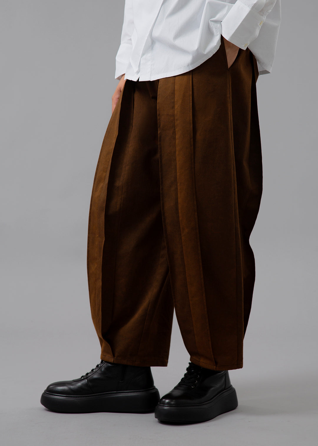 Sculpted Deep Tuck PT Washed Chino