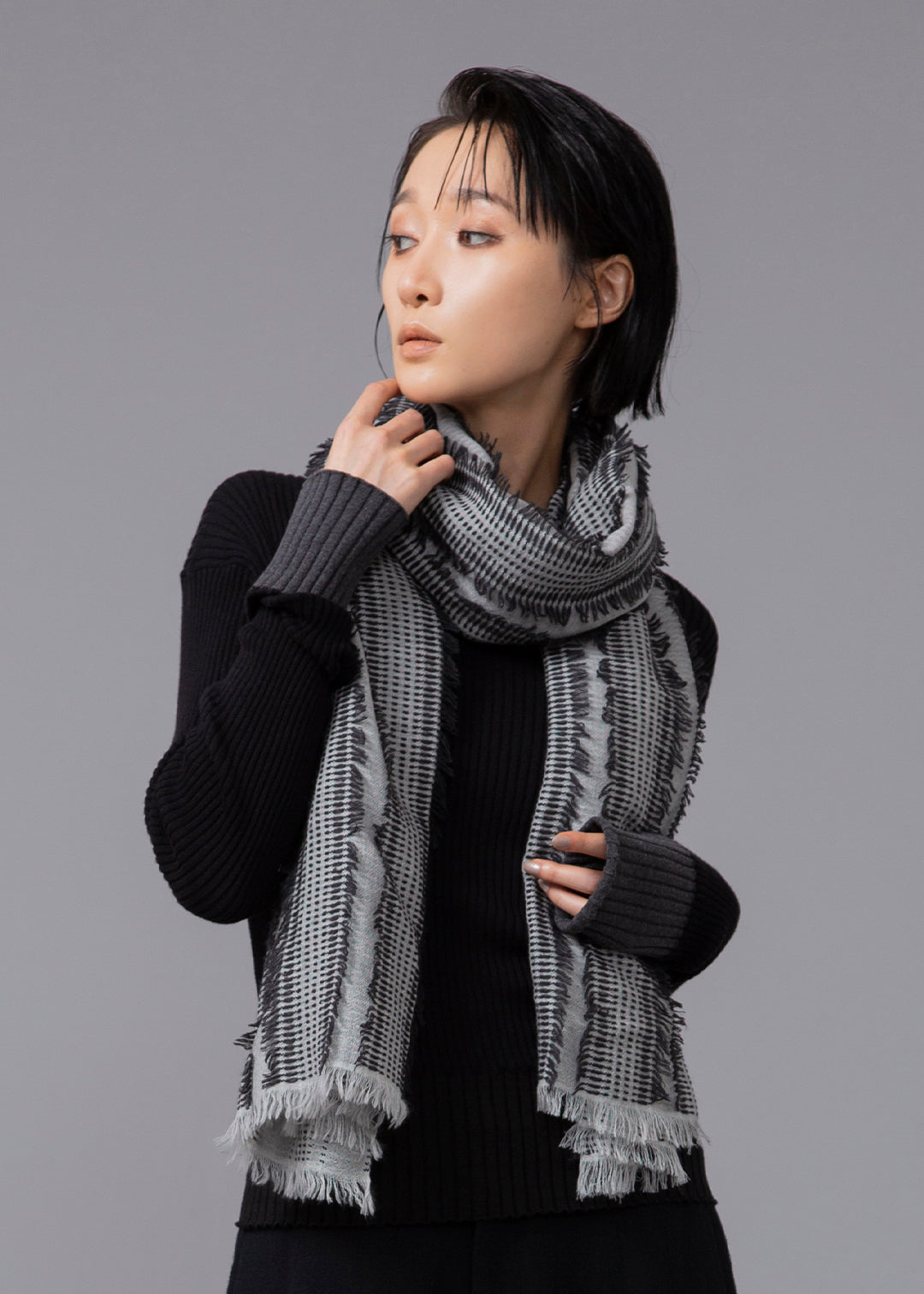 I.V. Fringe Weave Stole Wool