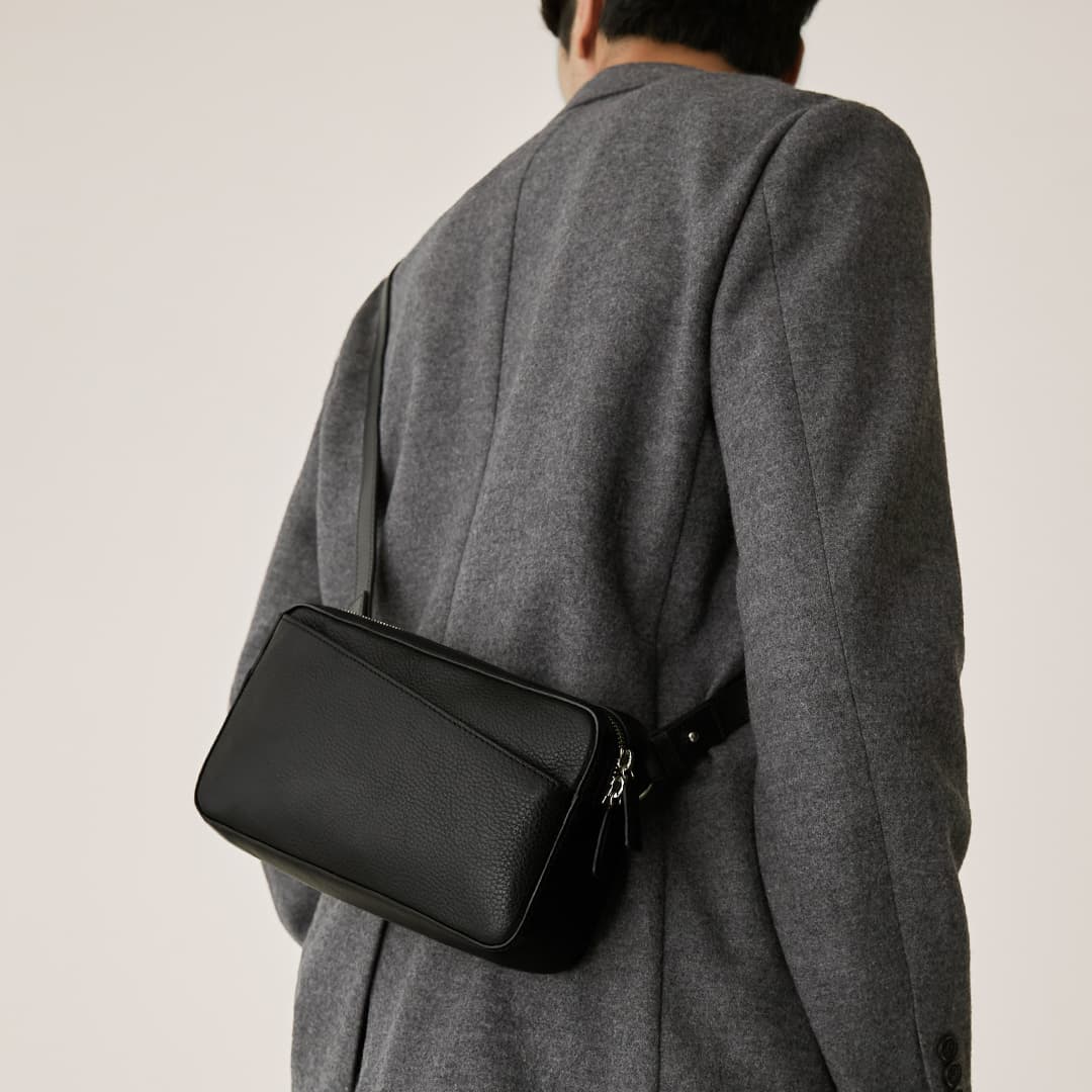 Linear 2 Way Shoulder